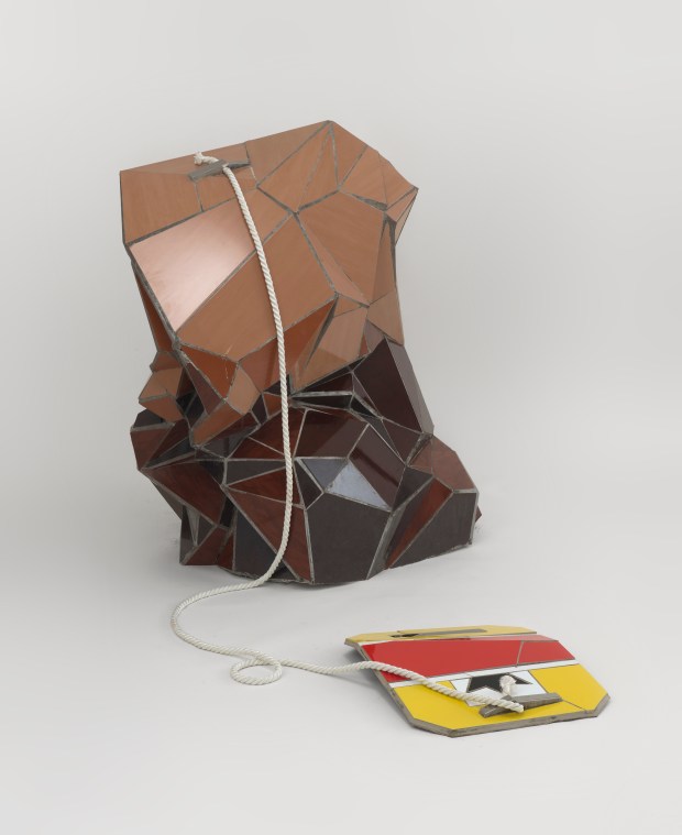 Zhanna Kadyrova, Tea Bag, 2008-2010, piastrelle in ceramica, schiuma poliuretanica, cemento, corda, h 140 x 120 x 60 cm, Courtesy Galleria Continua, San Gimignano- Beijing- Les Moulins-H
