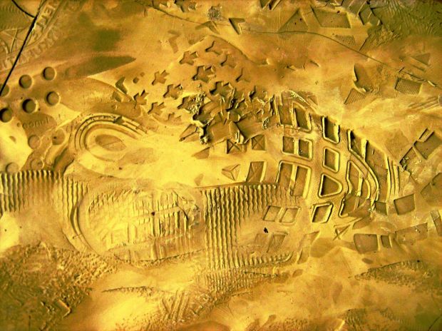 Mara Ruzza_Calpestata 2010