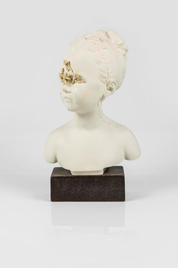 LINA, gres e smalto, 38 x 22 x 10 cm (2018). M.Luccioli e N.Torres