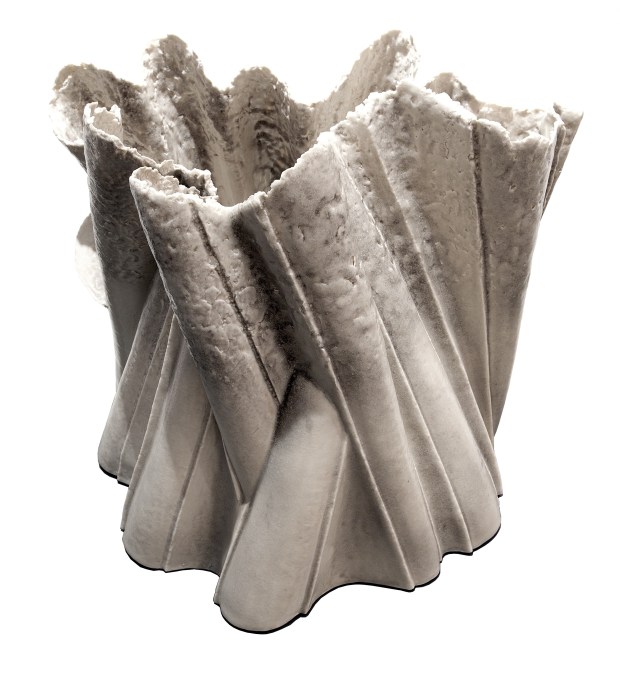 Perimetro Scultoreo- 2017 cm50x42x48 porcellana invetriata