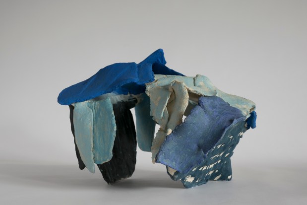 Untitled n°36 anno 2019 serie Territmi semirefrattarioossdi + smalto dim. cm.43x30x35 b